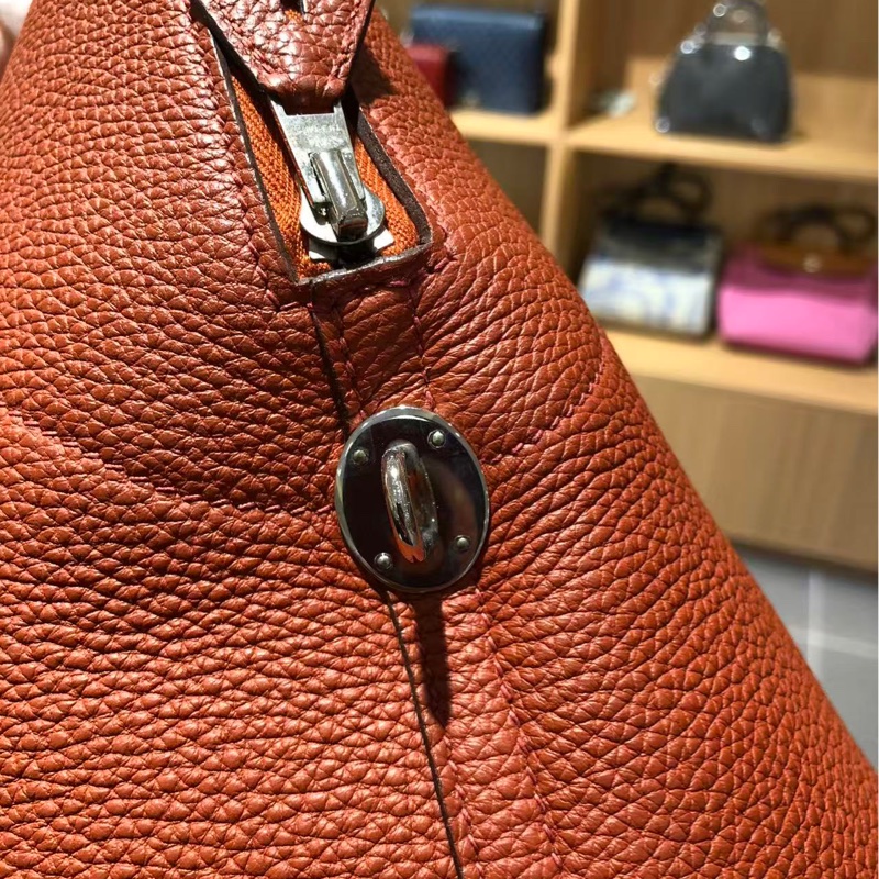 hermes愛馬仕bolide45橘紅色x刻，超級帥氣，男女通用，日常旅行都可以用，非常實用的包包-9