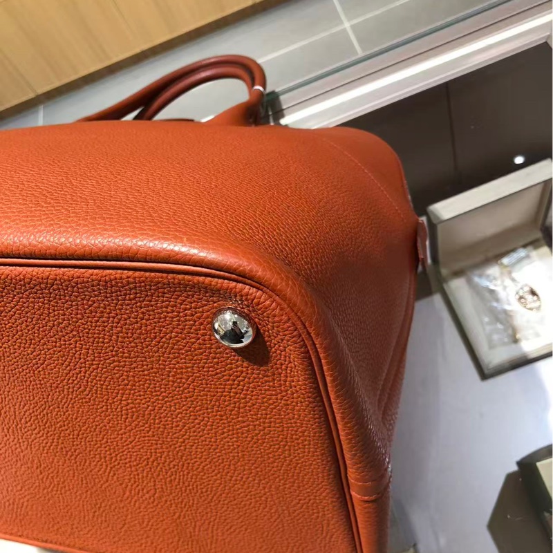 hermes愛馬仕bolide45橘紅色x刻，超級帥氣，男女通用，日常旅行都可以用，非常實用的包包-14