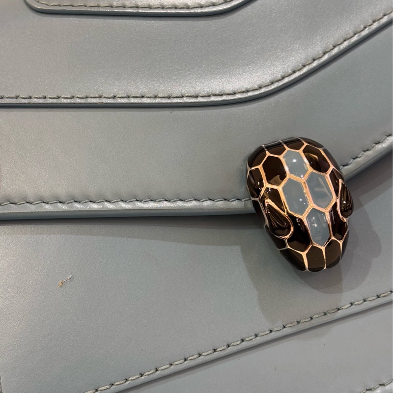 BVLGARI藍/粉橘長型蛇頭鍊帶斜背-8