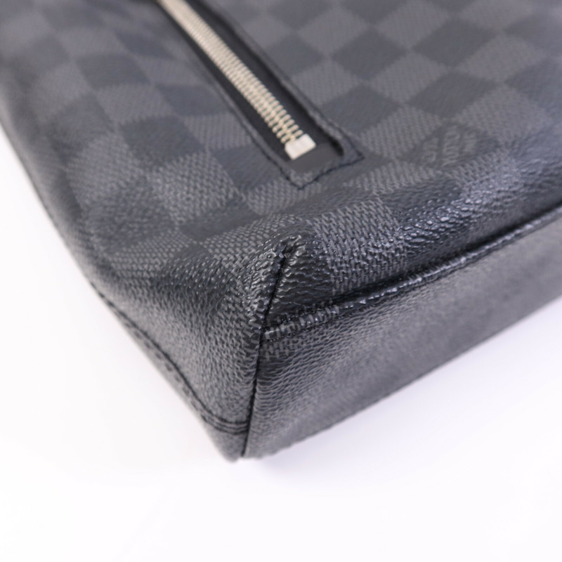 LOUIS VUITTON Damier Graphite Mick PM銀扣肩背袋-10