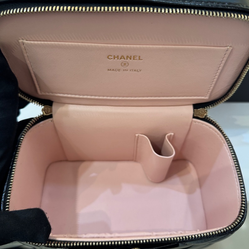 Chanel 黑金油蠟皮雙層化妝盒-8