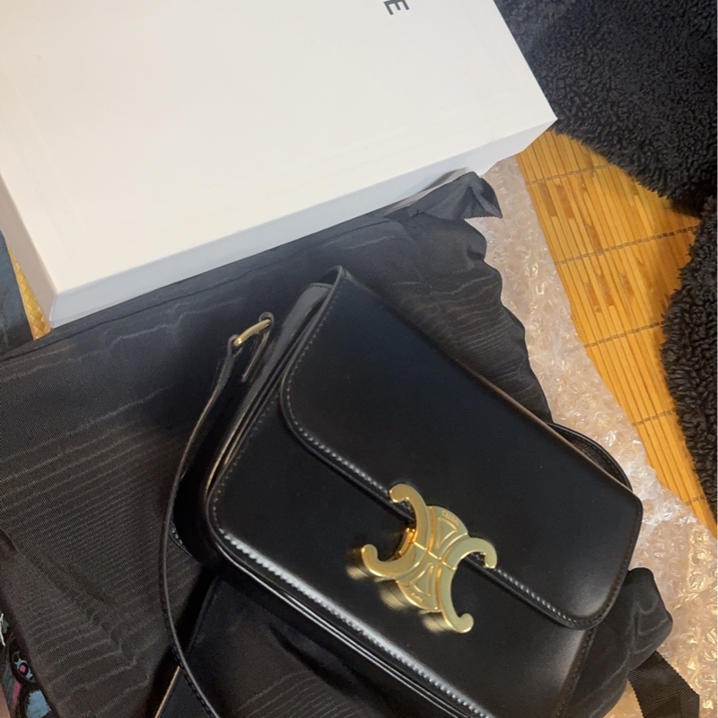 TEEN TRIOMPHE亮澤牛皮革手袋-0