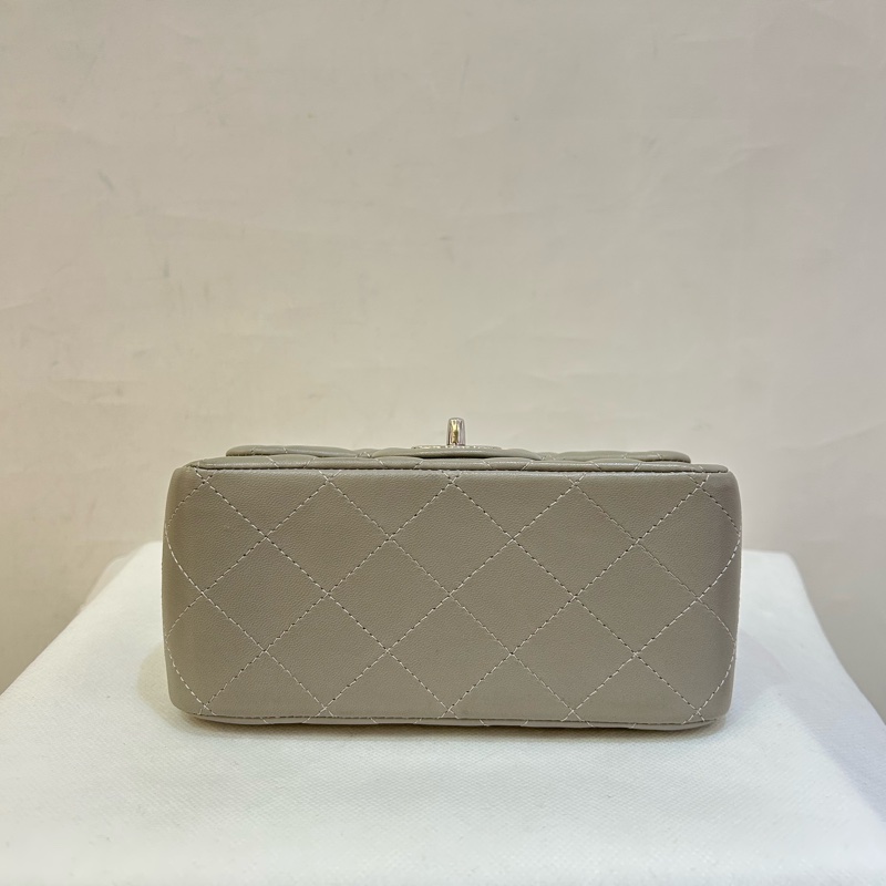 Chanel 灰銀方胖子斜背包-4