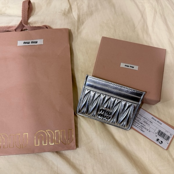 miumiu 全新Matelassé納帕軟皮卡片套-1