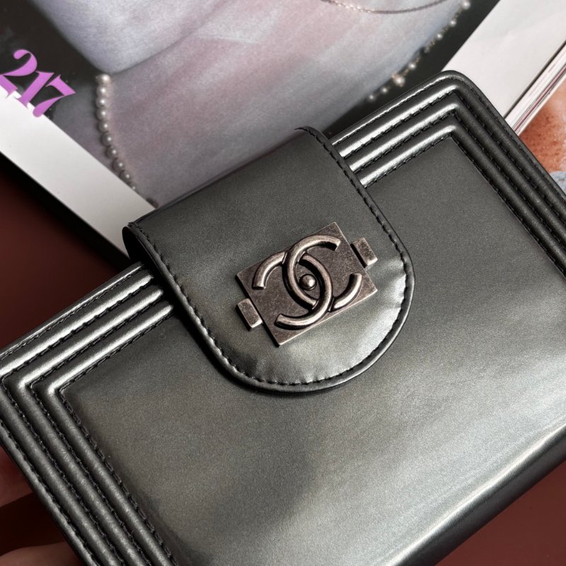 ::CHANEL:: BOY 經典款 灰銀色漆皮中夾 Vintage款-3