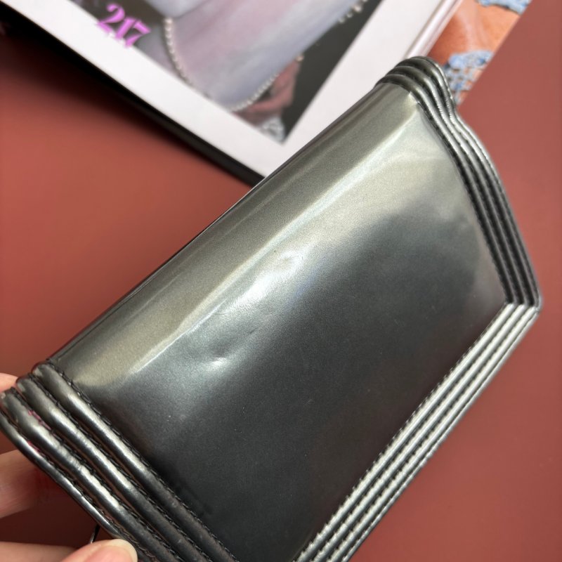 ::CHANEL:: BOY 經典款 灰銀色漆皮中夾 Vintage款-8