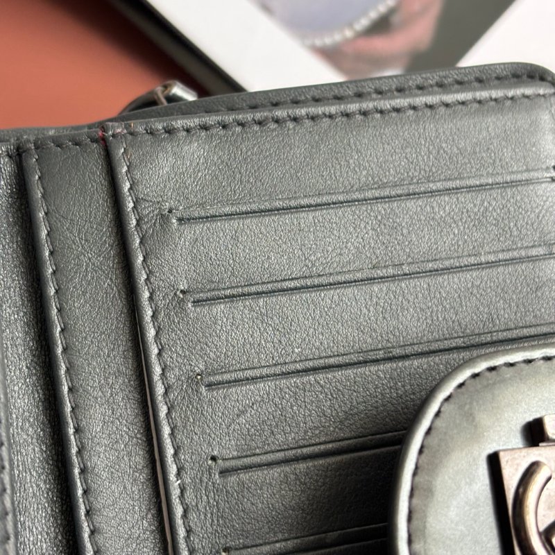 ::CHANEL:: BOY 經典款 灰銀色漆皮中夾 Vintage款-19