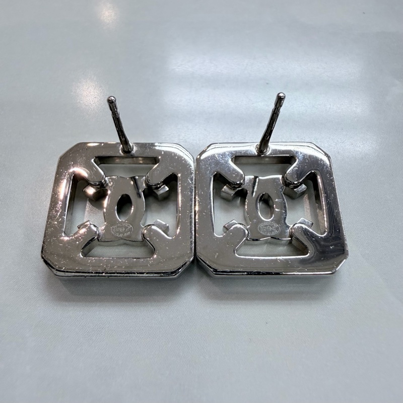 Chanel B17 銀色方形CC水鑽耳環 XB854-3