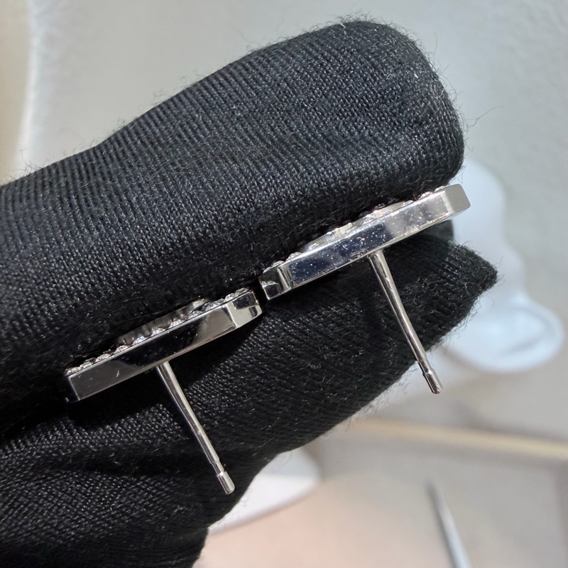 Chanel B17 銀色方形CC水鑽耳環 XB854-4