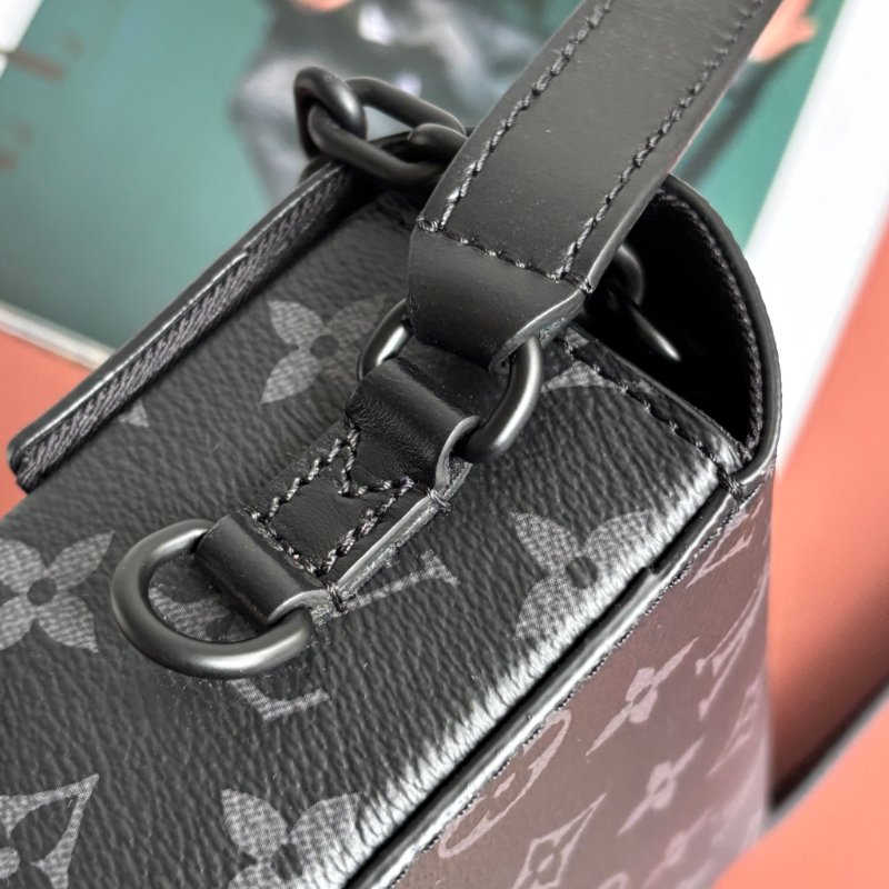 ::LOUIS VUITTON:: LV M81783 Steamer黑花紋黑鍊條吸釦方型隨身錢包 斜背包-13