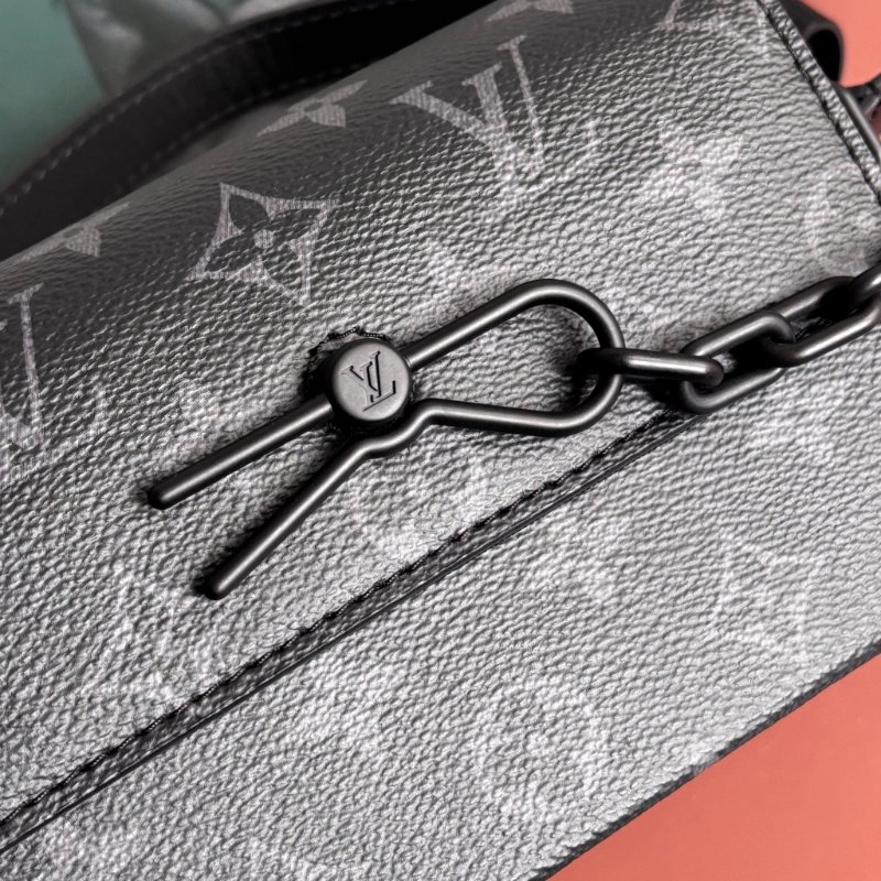 ::LOUIS VUITTON:: LV M81783 Steamer黑花紋黑鍊條吸釦方型隨身錢包 斜背包-14