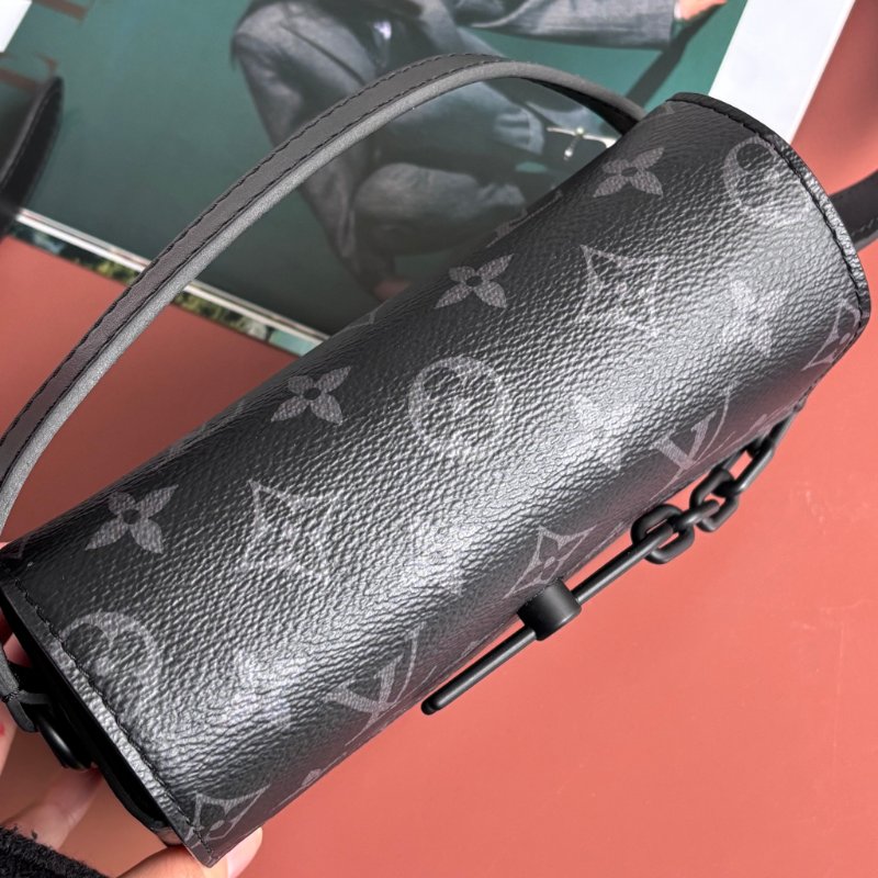 ::LOUIS VUITTON:: LV M81783 Steamer黑花紋黑鍊條吸釦方型隨身錢包 斜背包-15