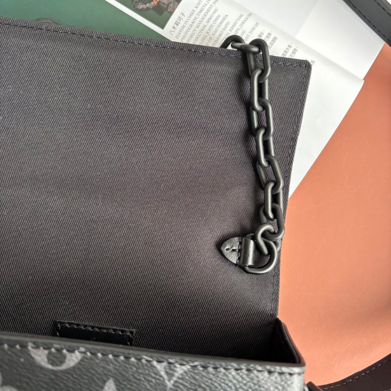 ::LOUIS VUITTON:: LV M81783 Steamer黑花紋黑鍊條吸釦方型隨身錢包 斜背包-18