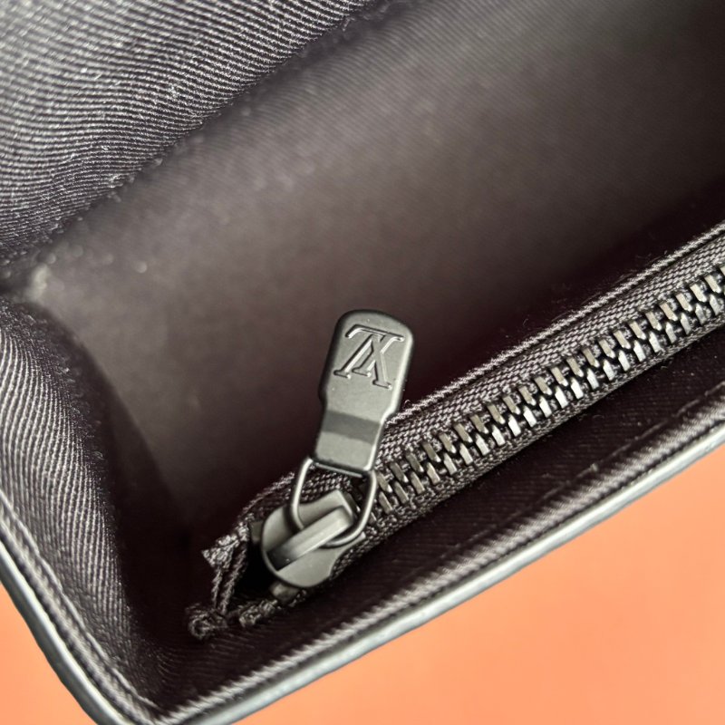 ::LOUIS VUITTON:: LV M81783 Steamer黑花紋黑鍊條吸釦方型隨身錢包 斜背包-20