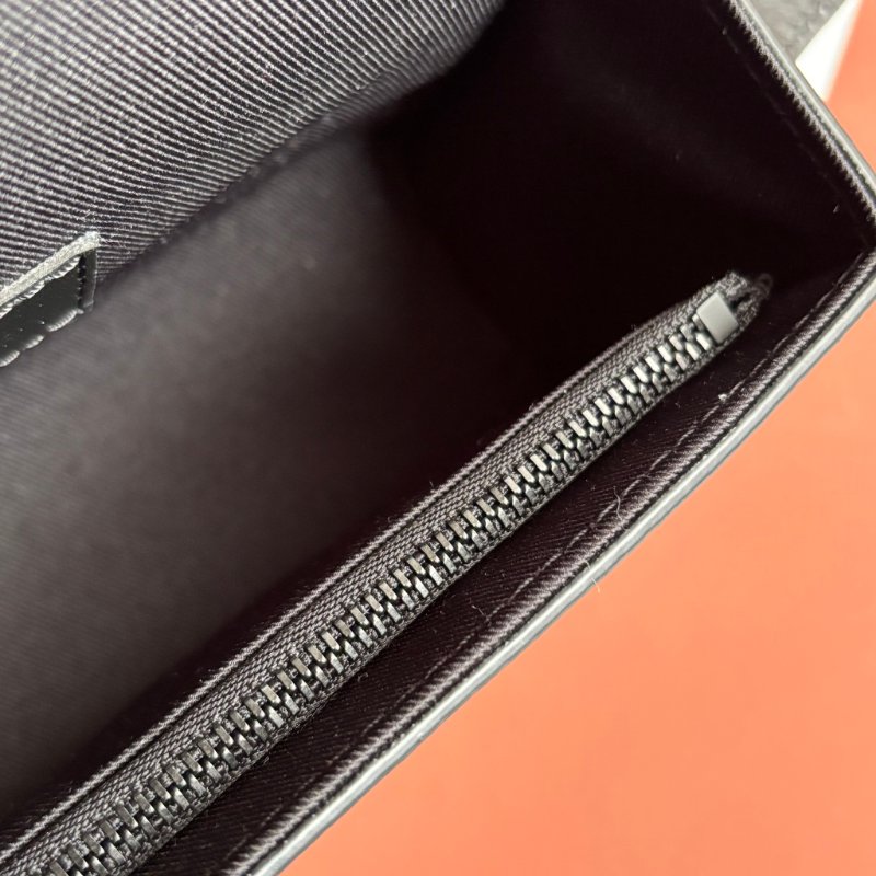 ::LOUIS VUITTON:: LV M81783 Steamer黑花紋黑鍊條吸釦方型隨身錢包 斜背包-21