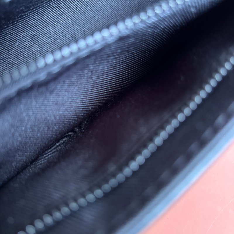 ::LOUIS VUITTON:: LV M81783 Steamer黑花紋黑鍊條吸釦方型隨身錢包 斜背包-25