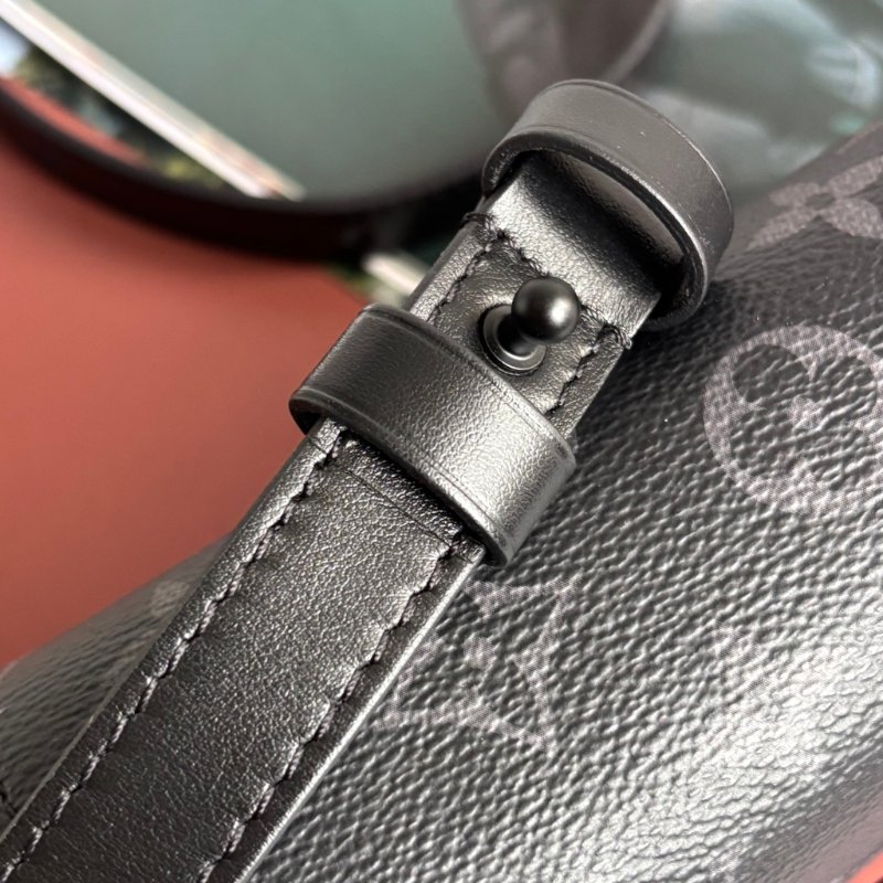 ::LOUIS VUITTON:: LV M81783 Steamer黑花紋黑鍊條吸釦方型隨身錢包 斜背包-26