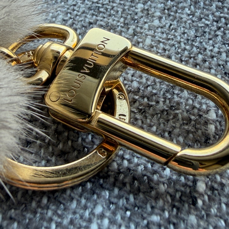 LOUIS VUITTON Vivienne Fur 手袋吊飾及鑰匙圈 灰色-15