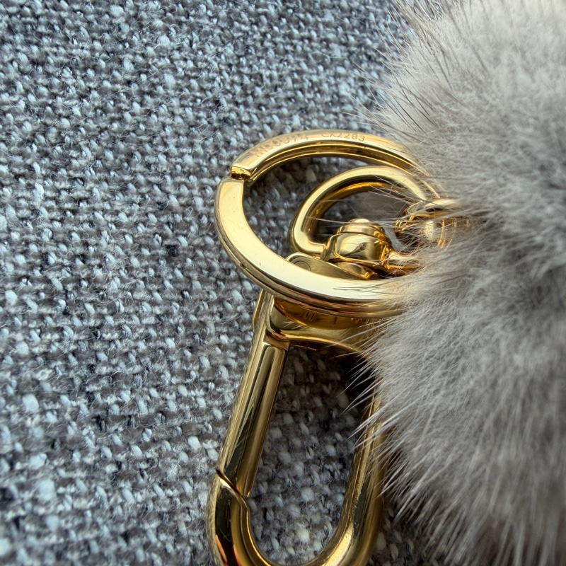 LOUIS VUITTON Vivienne Fur 手袋吊飾及鑰匙圈 灰色-23