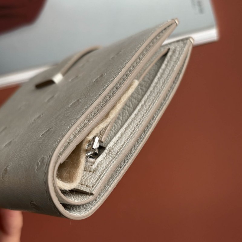 購入閒置 ::HERMES:: K刻 Bearn Compact米白色鴕鳥皮銀釦短夾-4