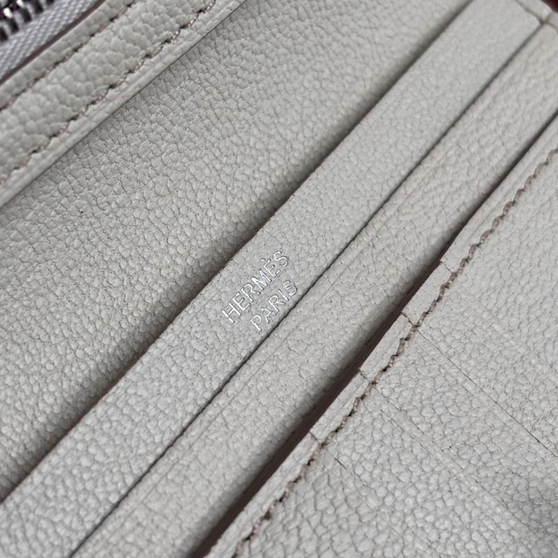 購入閒置 ::HERMES:: K刻 Bearn Compact米白色鴕鳥皮銀釦短夾-12