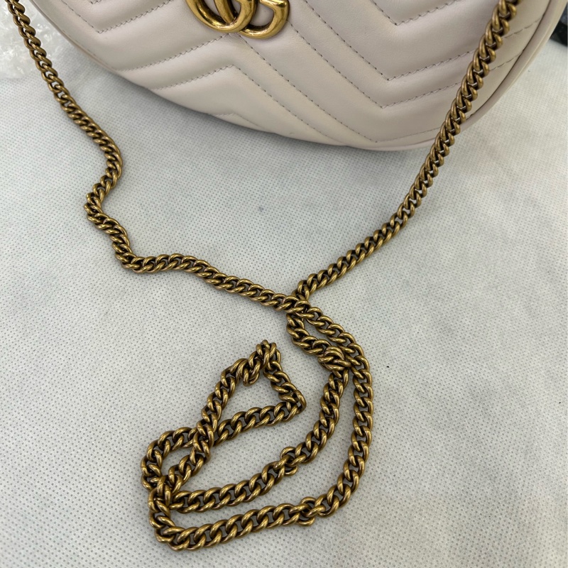 GUCCI白牛皮金釦marmont圓弧手提包-9