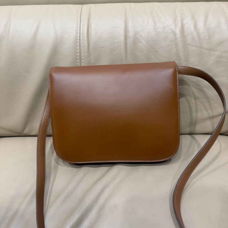 🈶購證❤️celine #焦糖色 #teen #box #豆腐包 中號-13