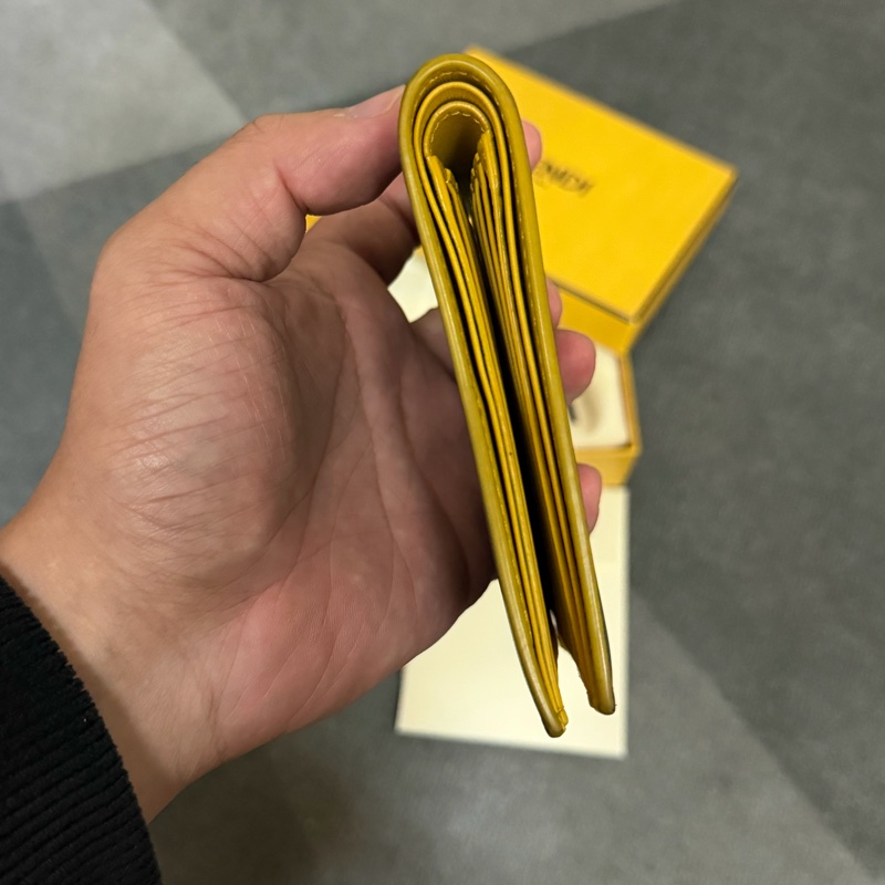 Fendi 怪獸眼睛貼花皮革雙折短夾-3