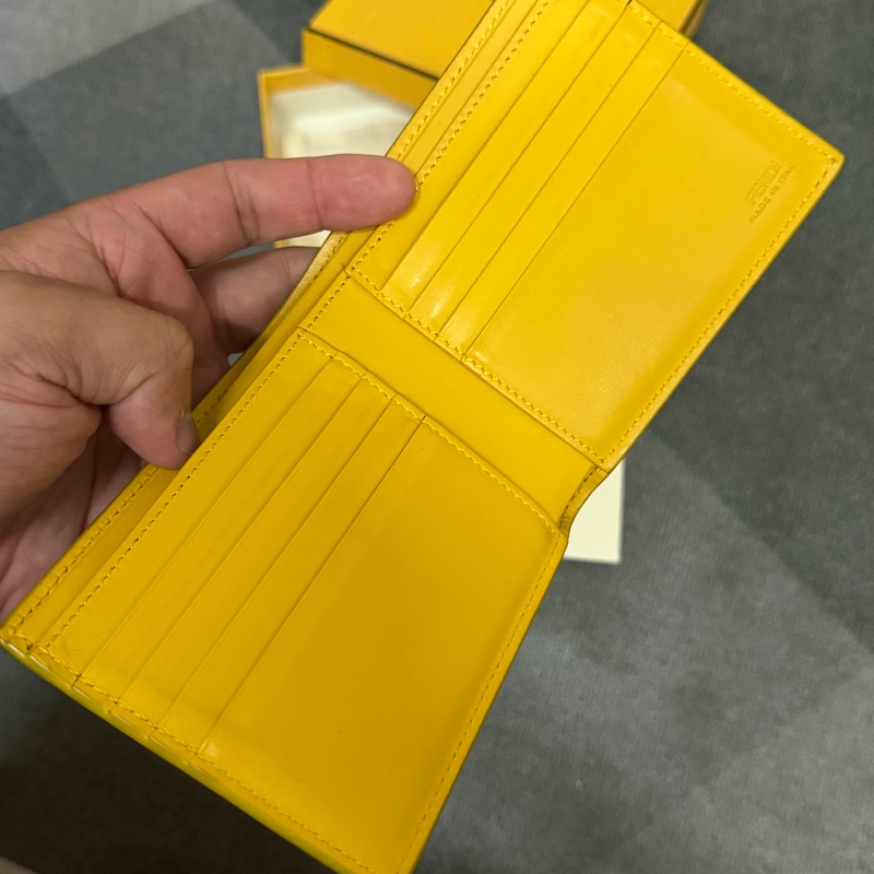 Fendi 怪獸眼睛貼花皮革雙折短夾-6