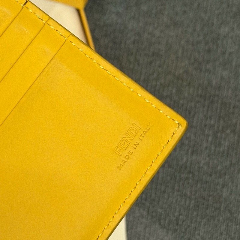 Fendi 怪獸眼睛貼花皮革雙折短夾-7