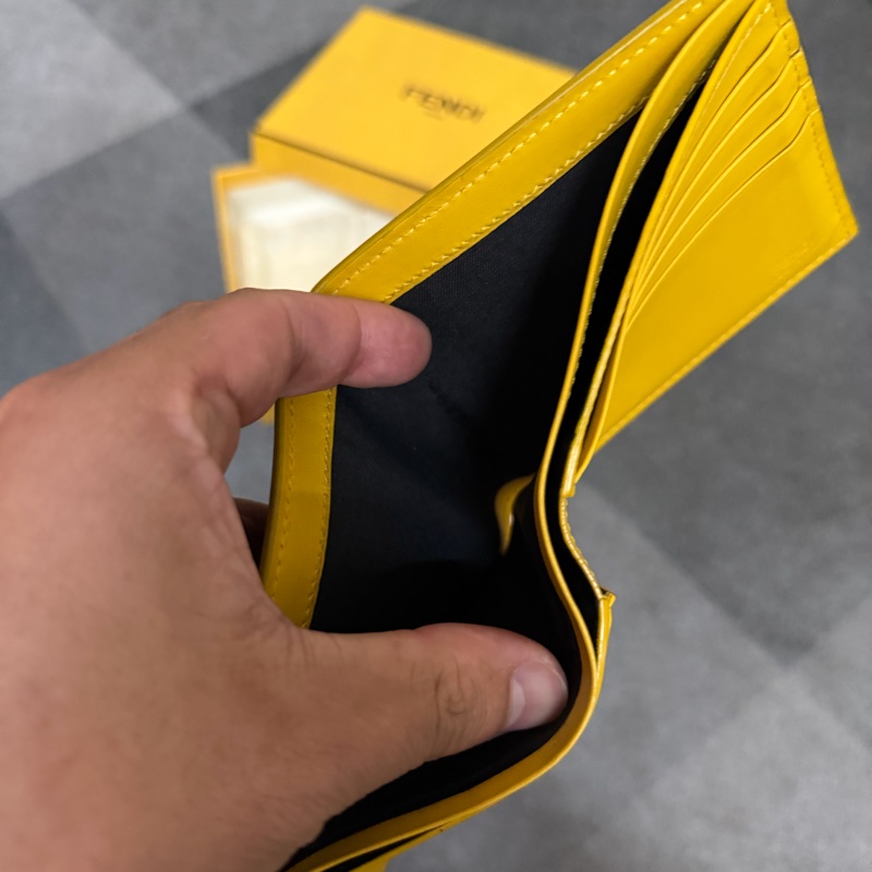 Fendi 怪獸眼睛貼花皮革雙折短夾-9