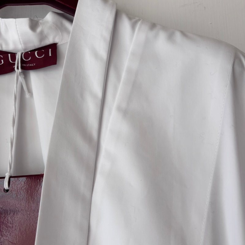 ::GUCCI:: 設計感 白色馬銜釦造型 新款開襟襯衫 造型襯衫 男女皆可-8
