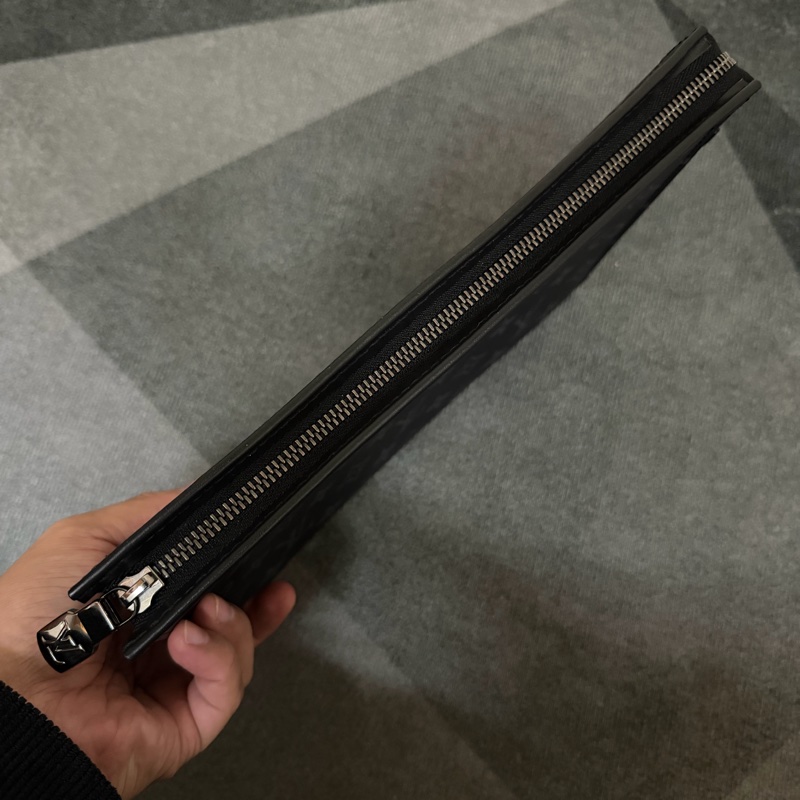 Lv 黑老花手拿包 （M61692）-5
