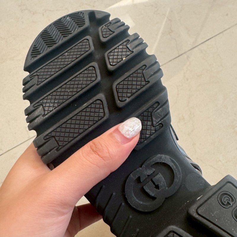 Gucci 黑色金雙G小鑽質感低筒靴-2