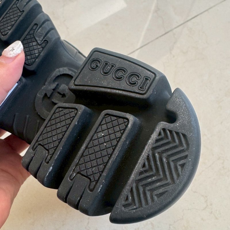 Gucci 黑色金雙G小鑽質感低筒靴-3