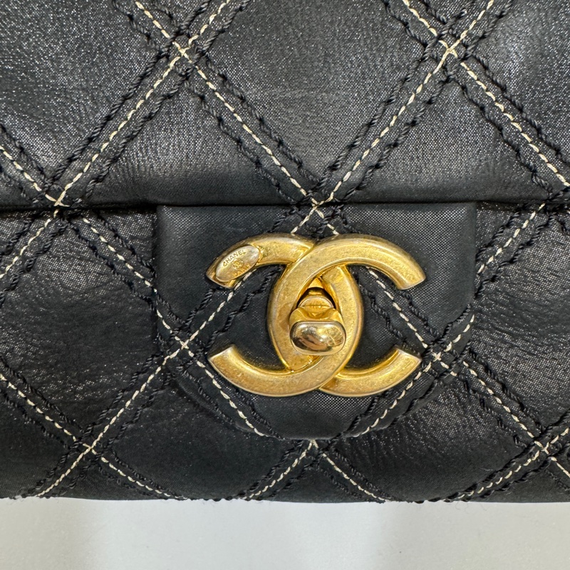 🖤香奈兒絕版CHANEL黑金牛皮粗縫線三層肩背包/A92174-11