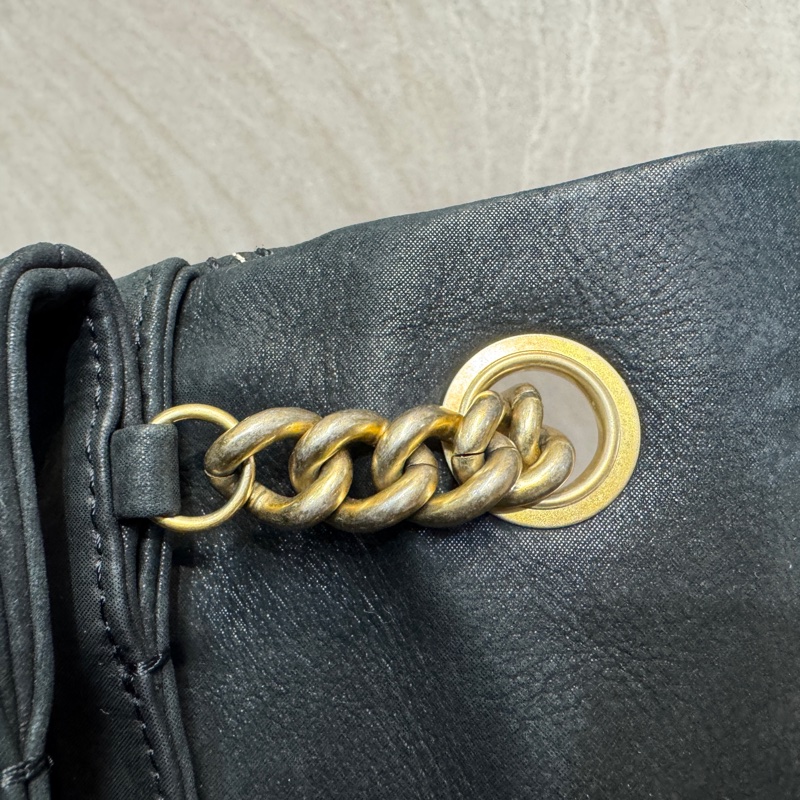 🖤香奈兒絕版CHANEL黑金牛皮粗縫線三層肩背包/A92174-14