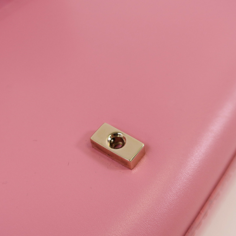 Valentino 牛皮皮革V Logo Type Crossbody金扣肩背袋-11