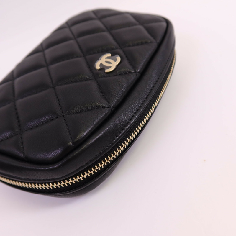 CHANEL 羊皮皮革Pouch金扣手拿包-4