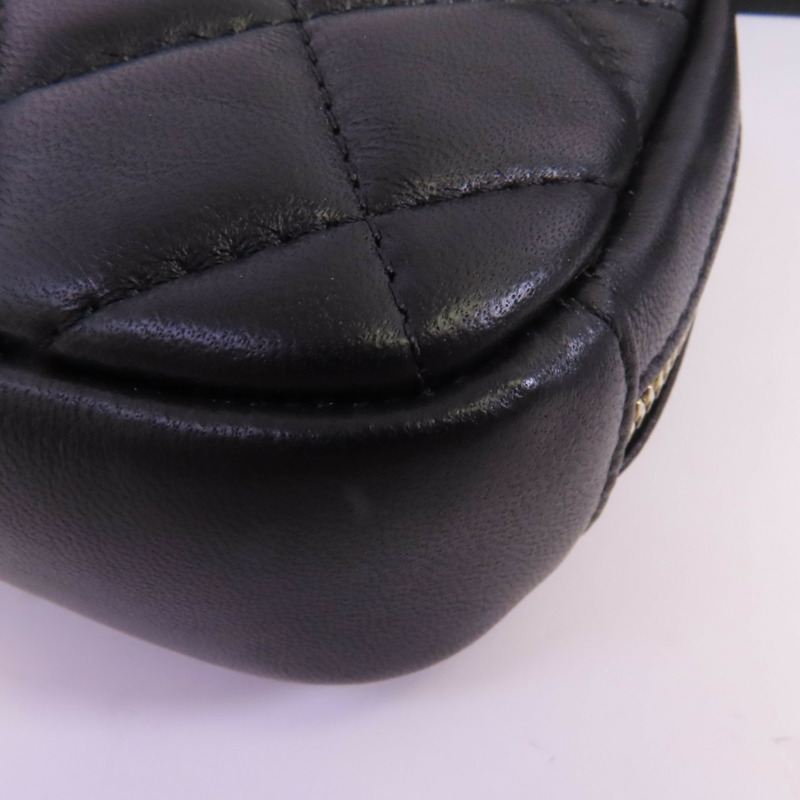 CHANEL 羊皮皮革Pouch金扣手拿包-6