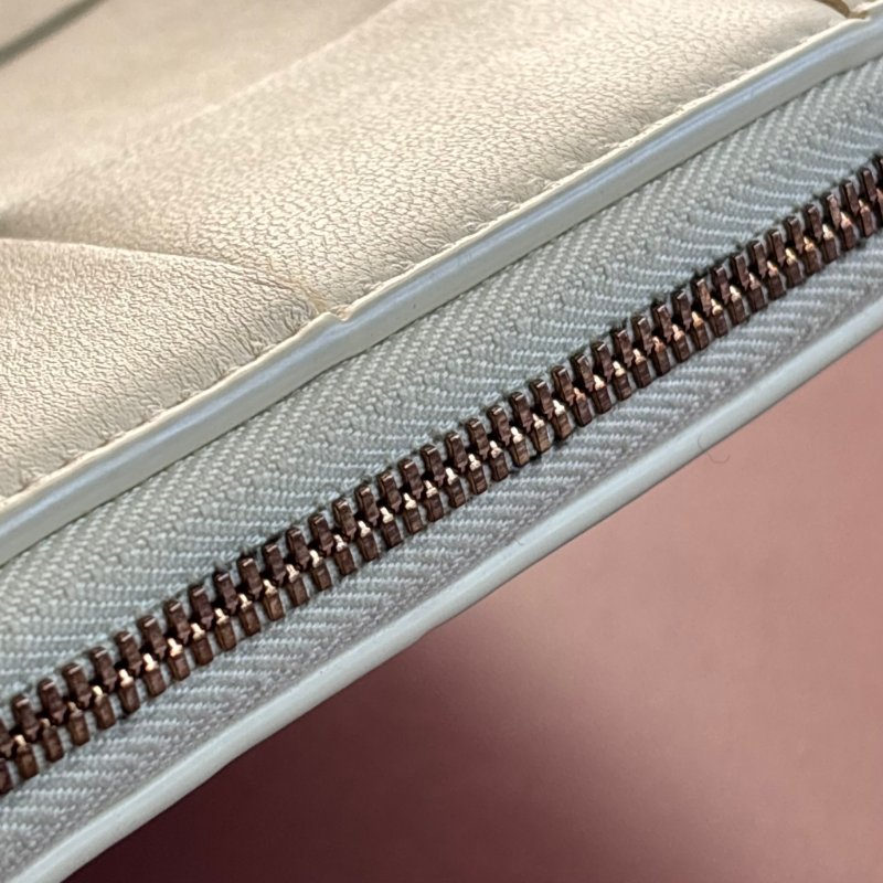 BOTTEGA VENETA BV*檸檬澄色大格編織拉鍊長夾-21