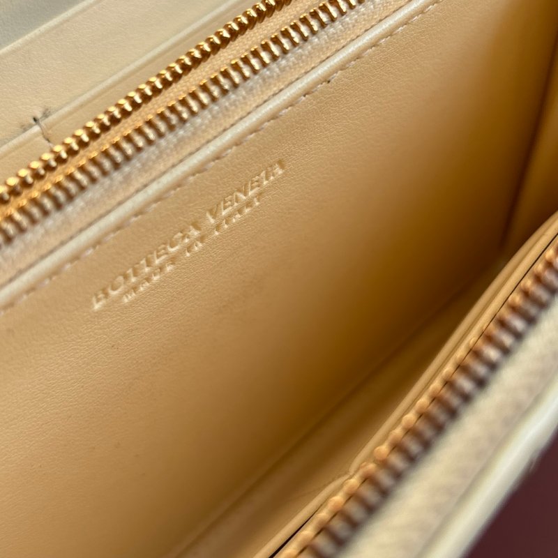 BOTTEGA VENETA BV*檸檬澄色大格編織拉鍊長夾-26