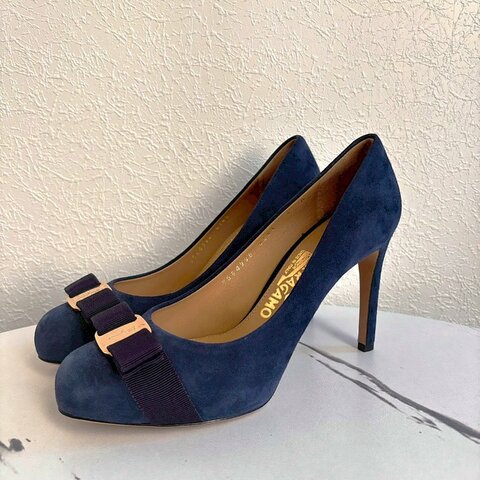 Salvatore Ferragamo 極濃藍麂皮蝴蝶結細高跟鞋