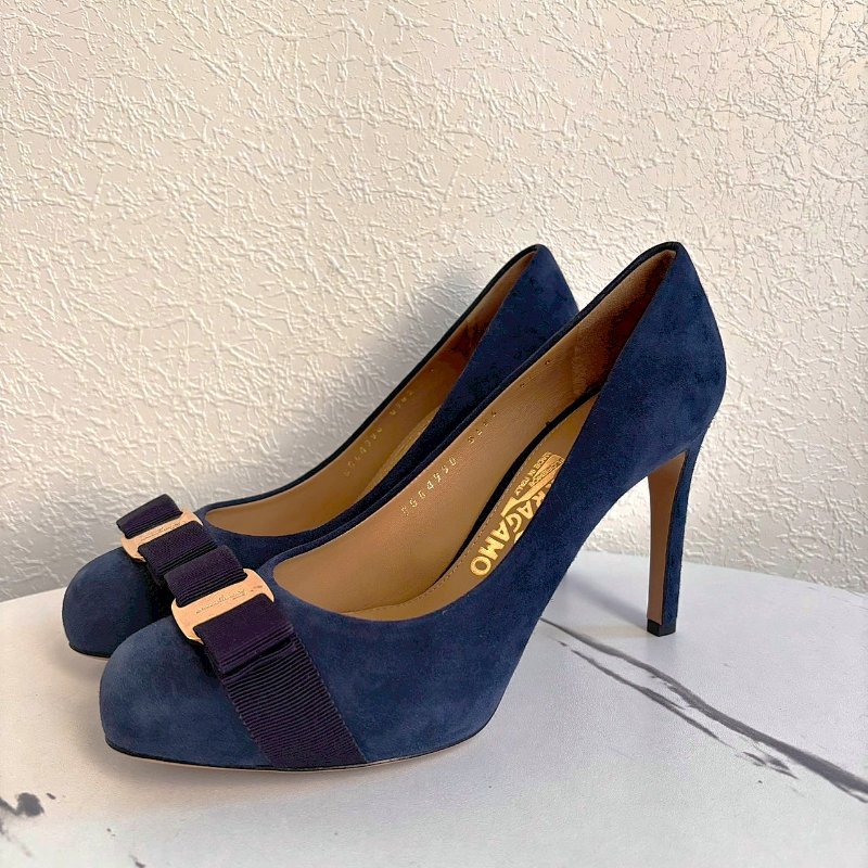 Salvatore Ferragamo 極濃藍麂皮蝴蝶結細高跟鞋-0