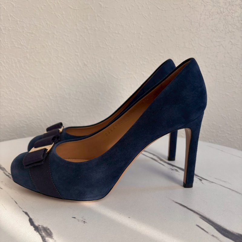 Salvatore Ferragamo 極濃藍麂皮蝴蝶結細高跟鞋-2