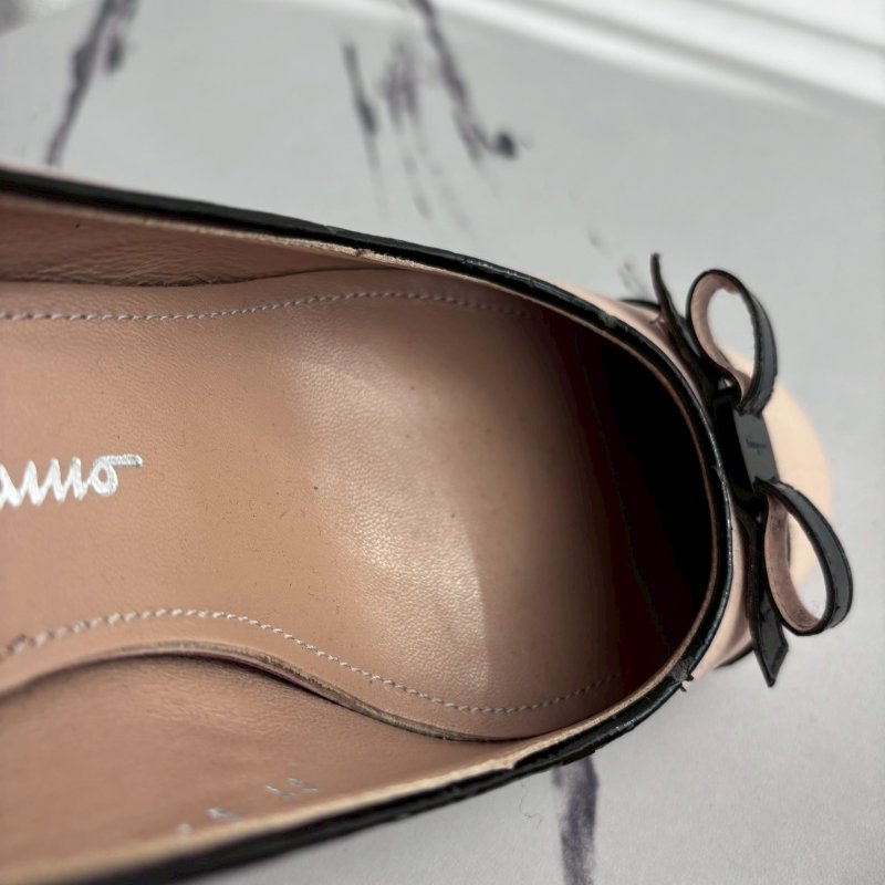 Salvatore Ferragamo 米白拼黑色蝴蝶結低跟鞋-25