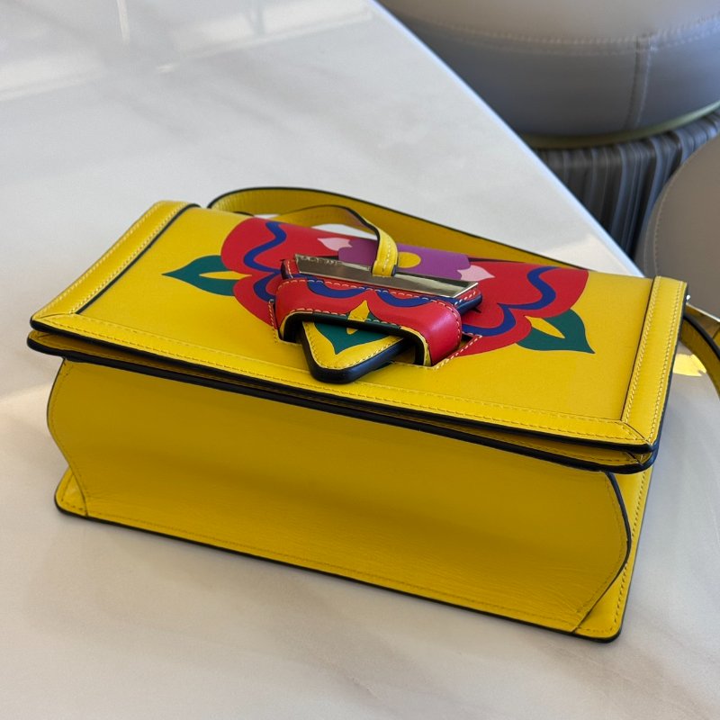 *SHIHNA名牌精品* Loewe Barcelona 巴塞隆納花卉系列 黃色小牛皮肩背包-3