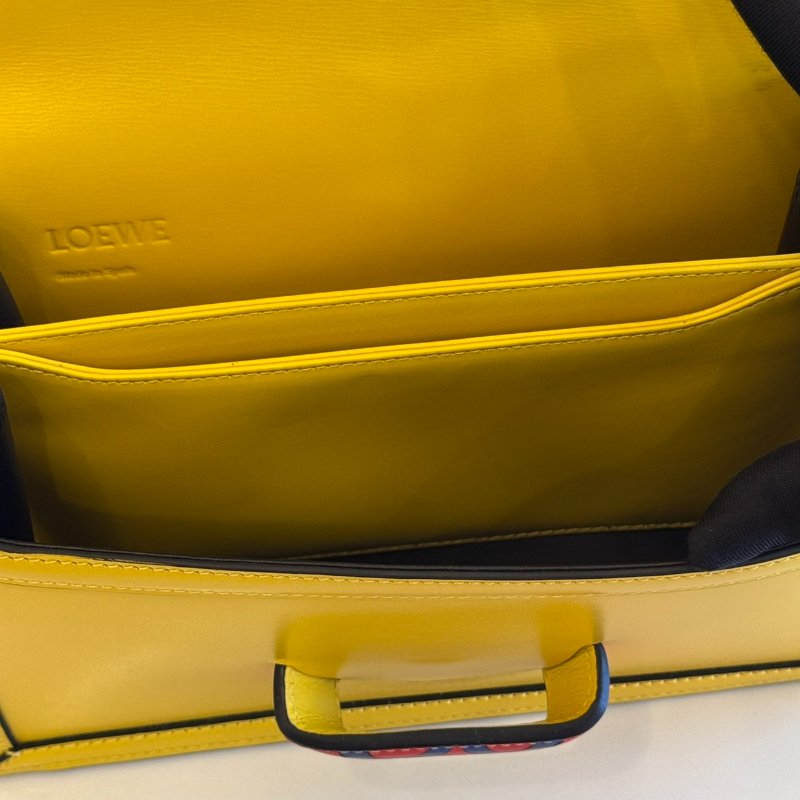 *SHIHNA名牌精品* Loewe Barcelona 巴塞隆納花卉系列 黃色小牛皮肩背包-5