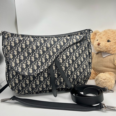 Dior/迪奧 老花大號馬鞍斜挎包 20編碼 尺寸約40*32。