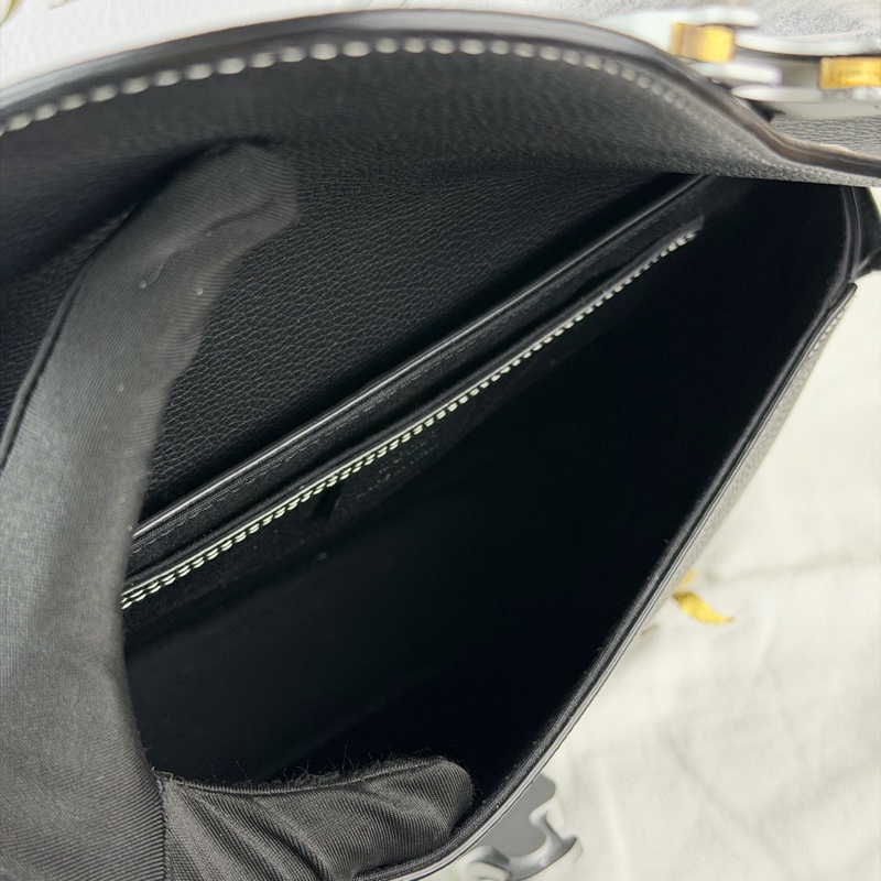 Dior迪奧 黑色馬鞍包 荔枝紋牛皮白色縫線 小號22年 尺寸約 23×18×6cm-7